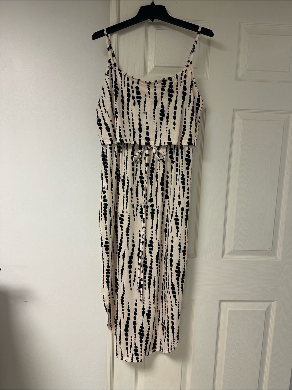SHEIN Beige Maxi Dress with Black Dot Stripe Print